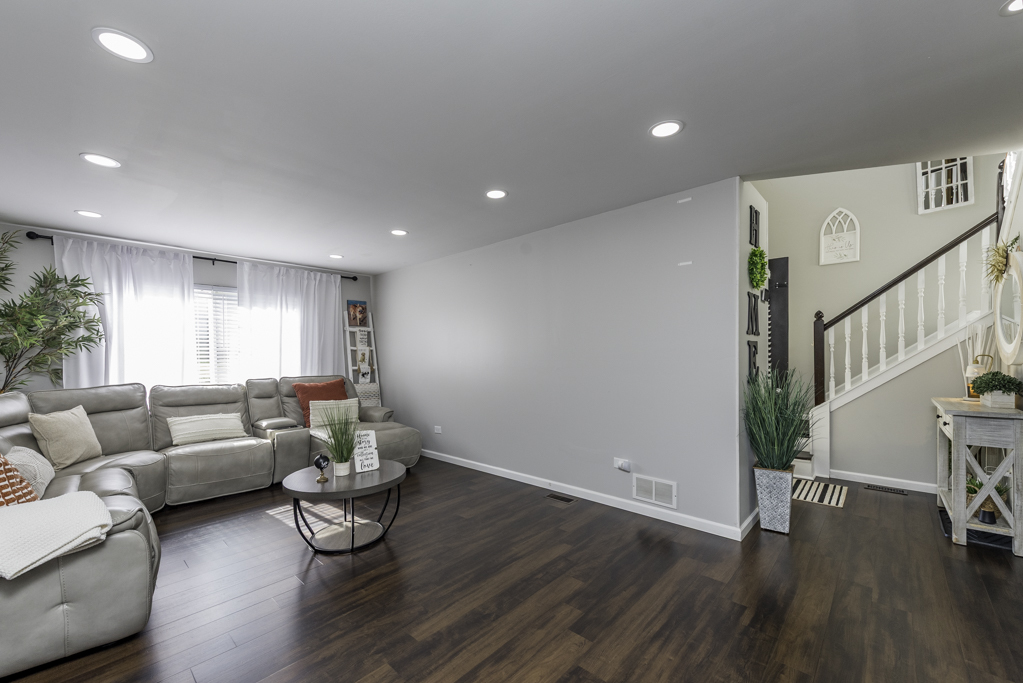 1615 N Sheridan Road, Waukegan, IL 60085