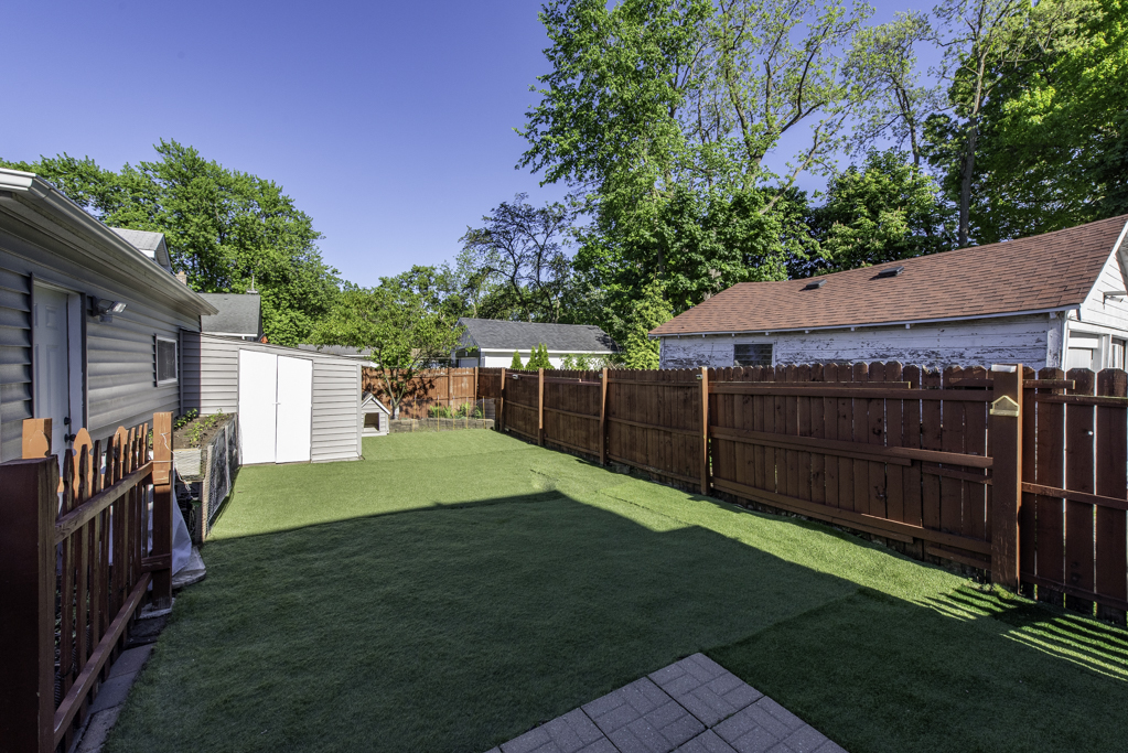 1615 N Sheridan Road, Waukegan, IL 60085