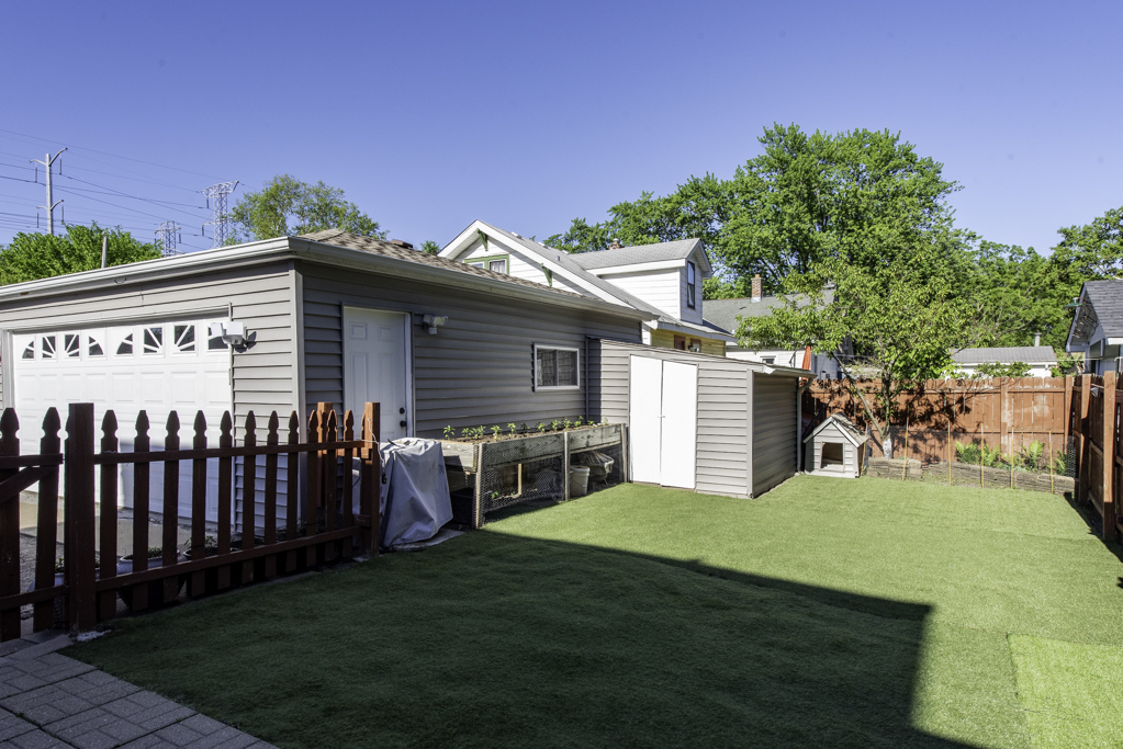1615 N Sheridan Road, Waukegan, IL 60085