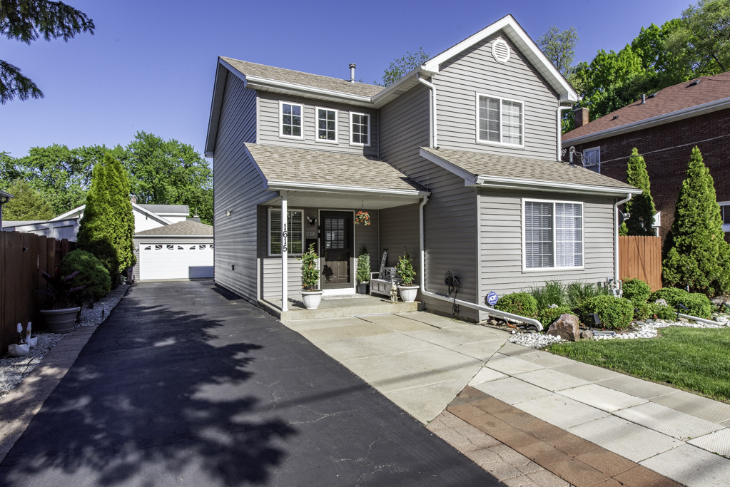 1615 N Sheridan Road, Waukegan, IL 60085
