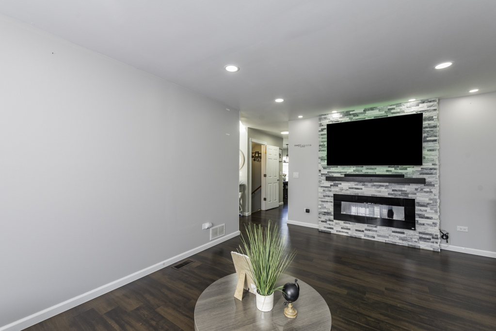 1615 N Sheridan Road, Waukegan, IL 60085
