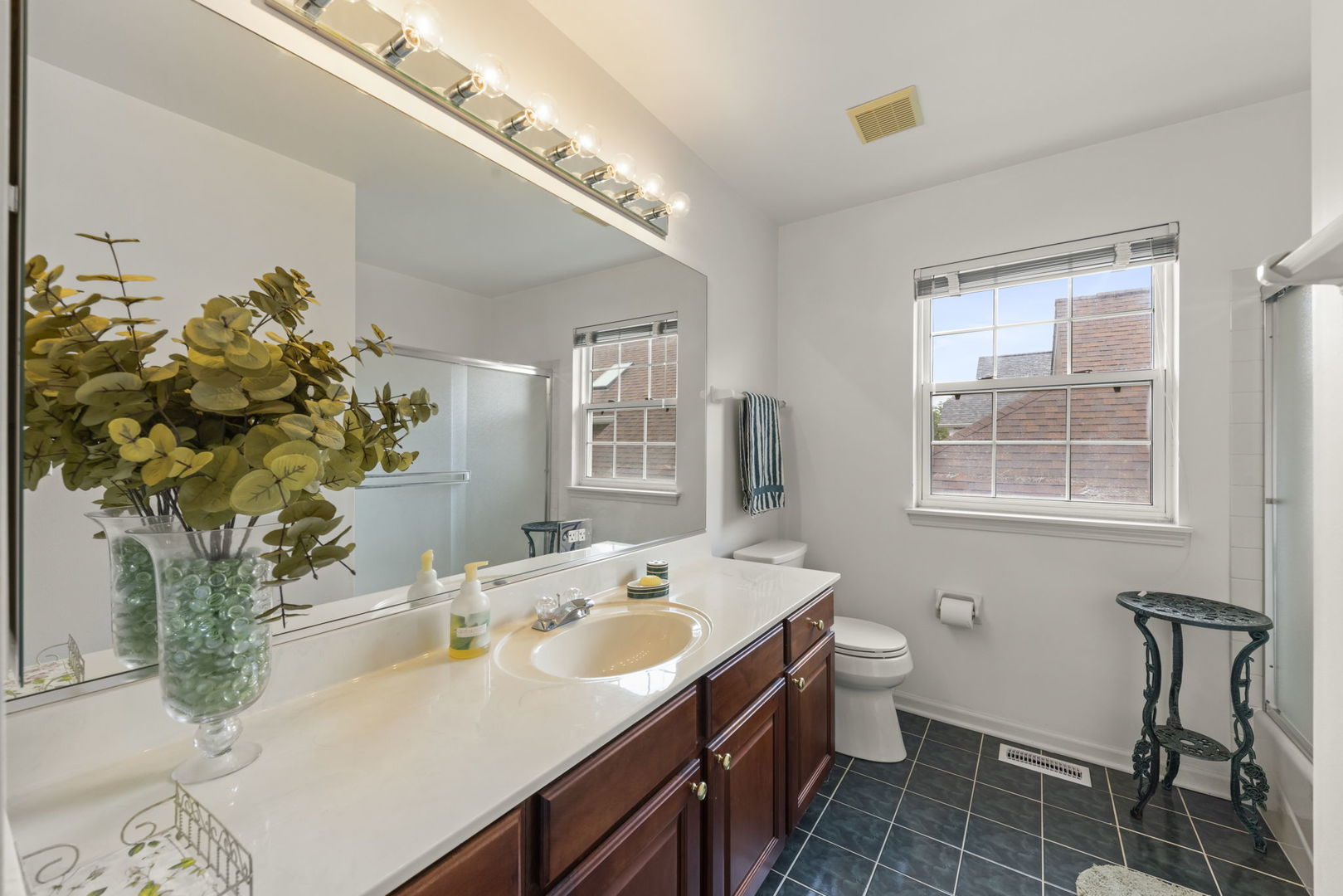1610 Astor Avenue, Oakbrook Terrace, IL 60181