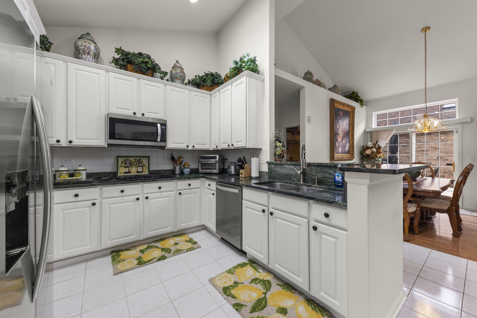 1610 Astor Avenue, Oakbrook Terrace, IL 60181