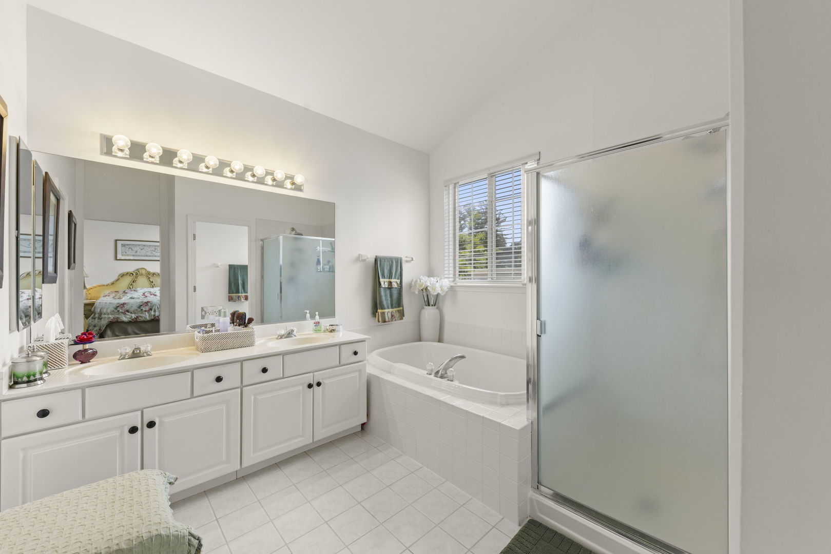 1610 Astor Avenue, Oakbrook Terrace, IL 60181