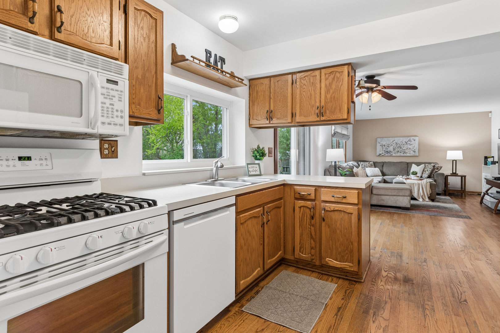 1318 Nantucket Court, Carol Stream, IL 60188