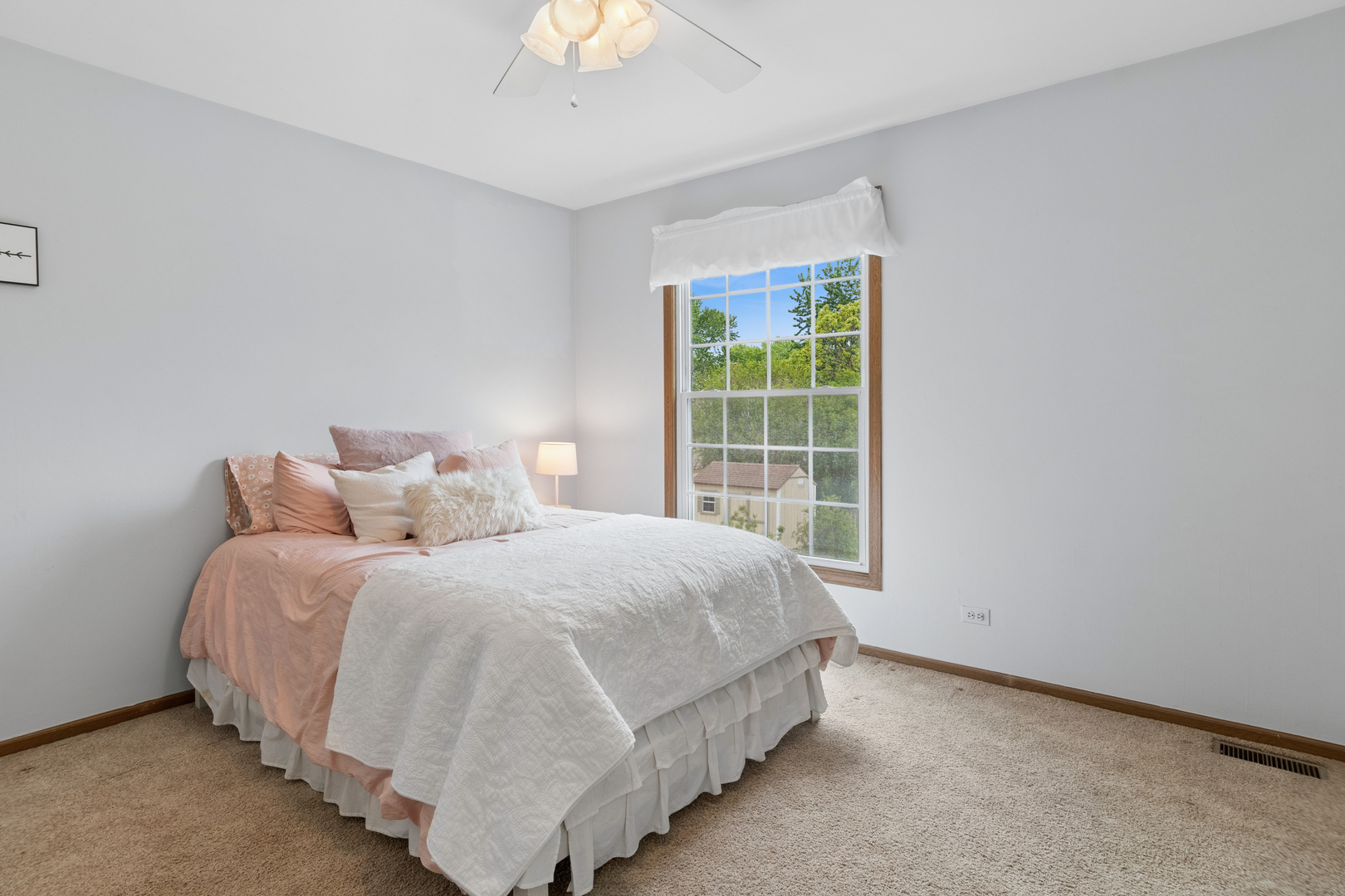 1318 Nantucket Court, Carol Stream, IL 60188
