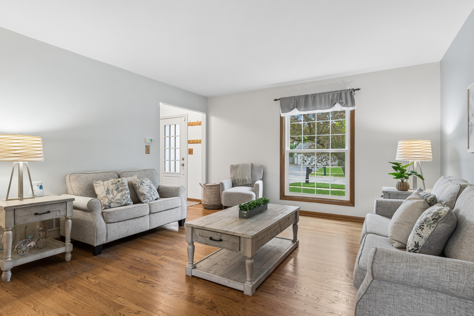 1318 Nantucket Court, Carol Stream, IL 60188