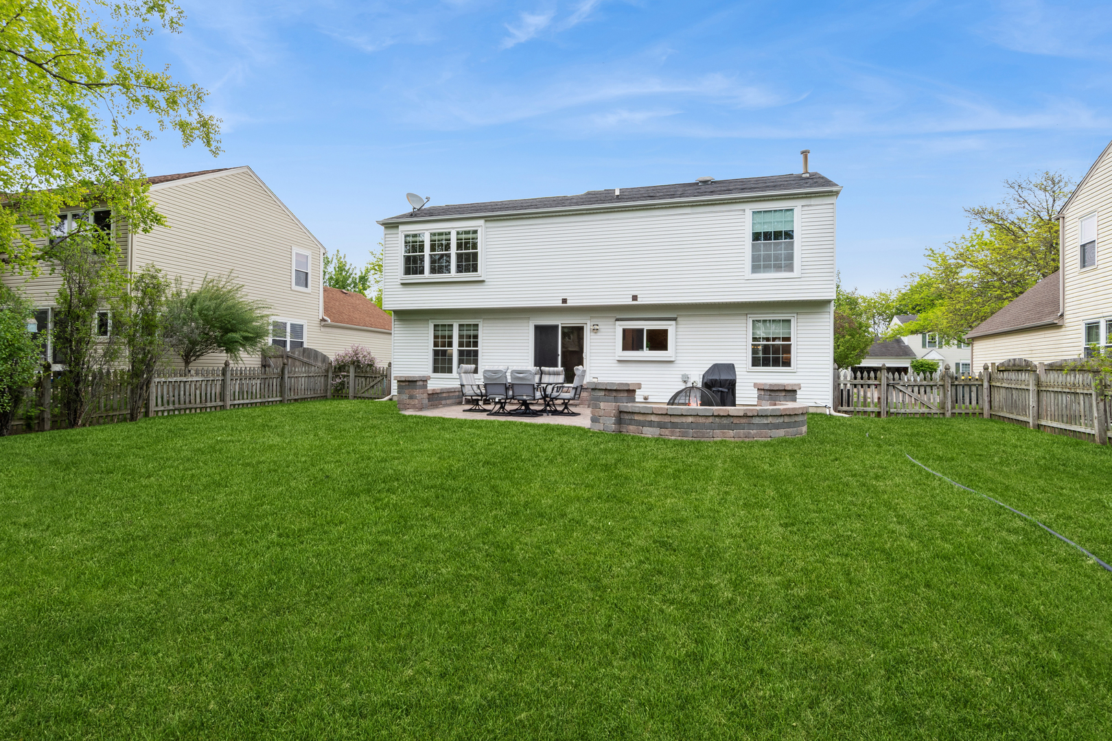 1318 Nantucket Court, Carol Stream, IL 60188