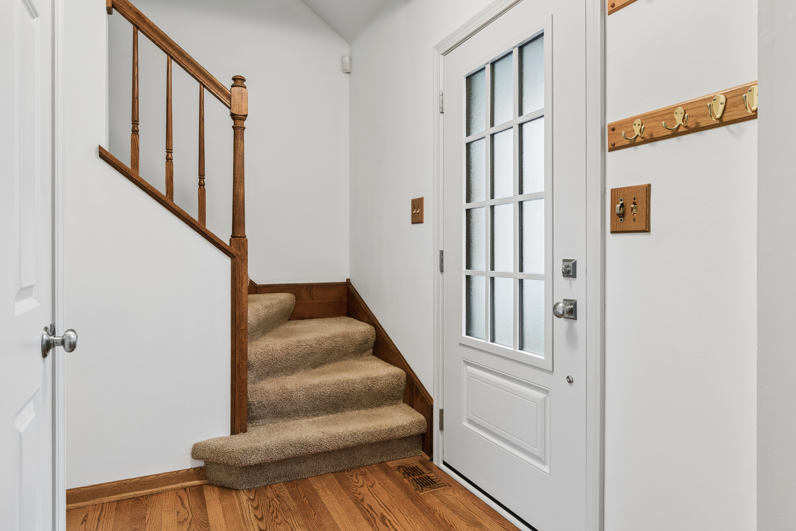 1318 Nantucket Court, Carol Stream, IL 60188