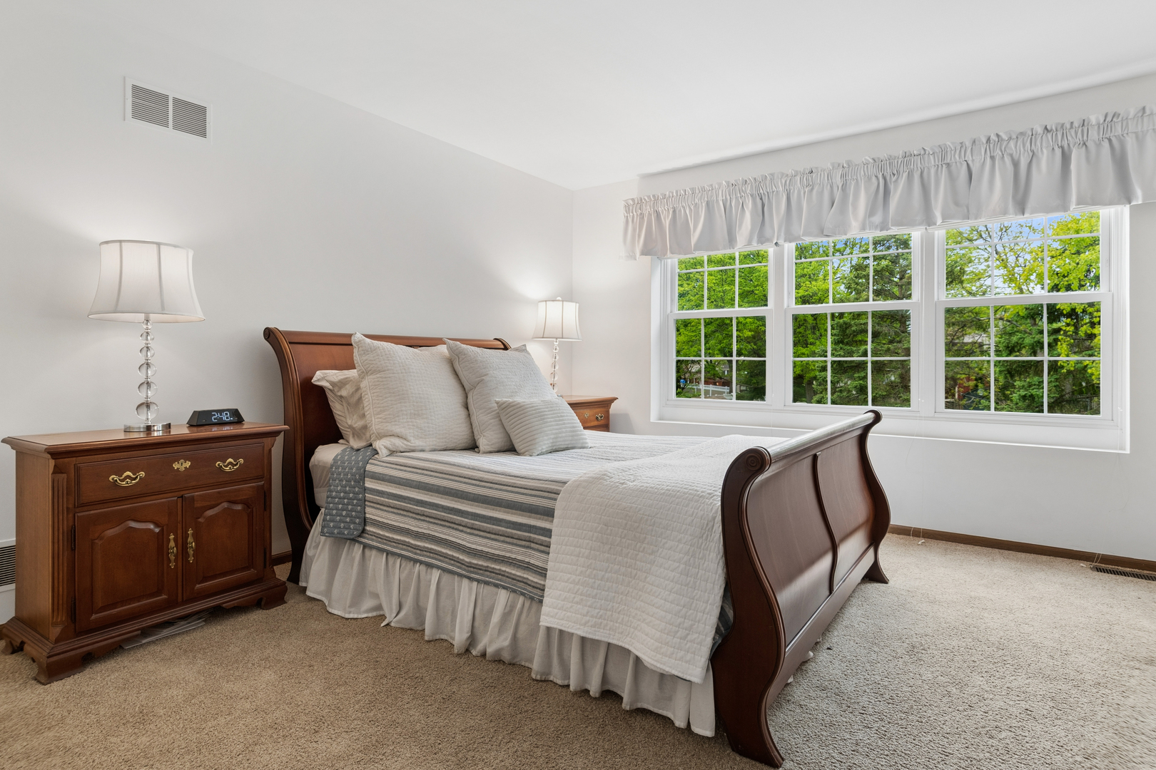 1318 Nantucket Court, Carol Stream, IL 60188