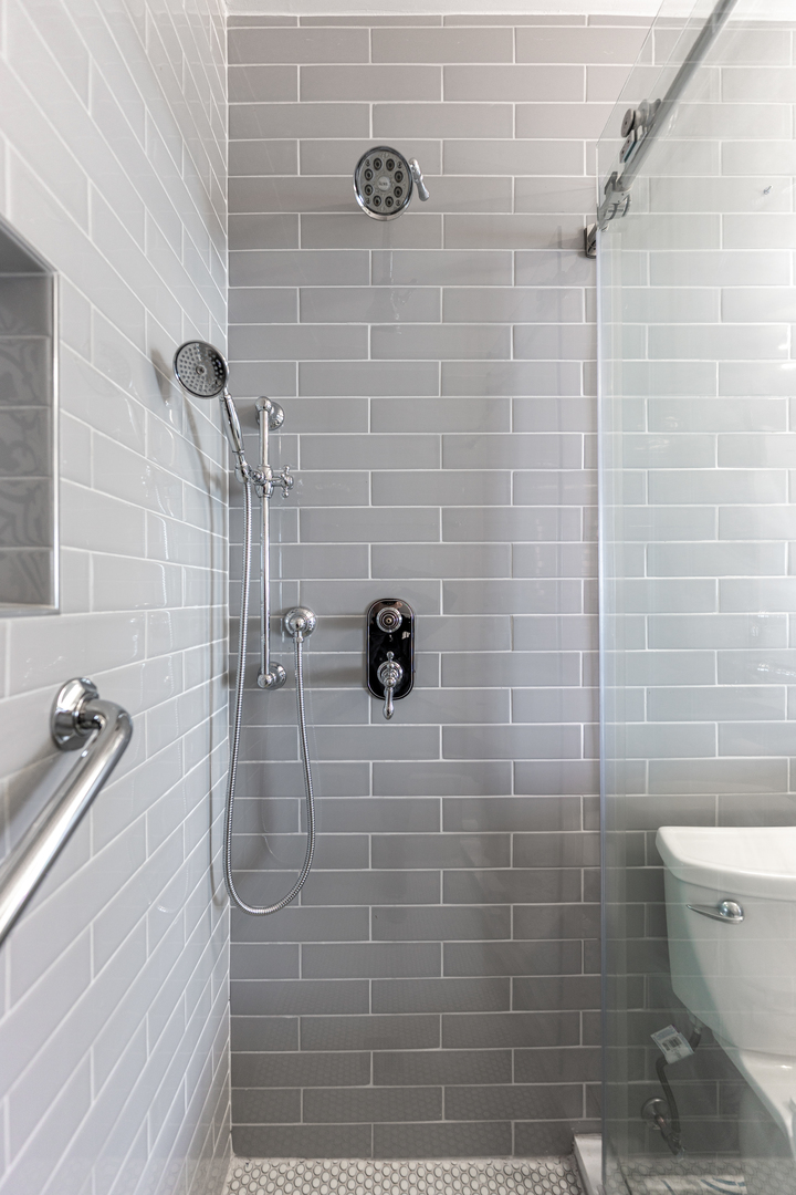 1550 N Lake Shore Drive #25C, Chicago, IL 60610