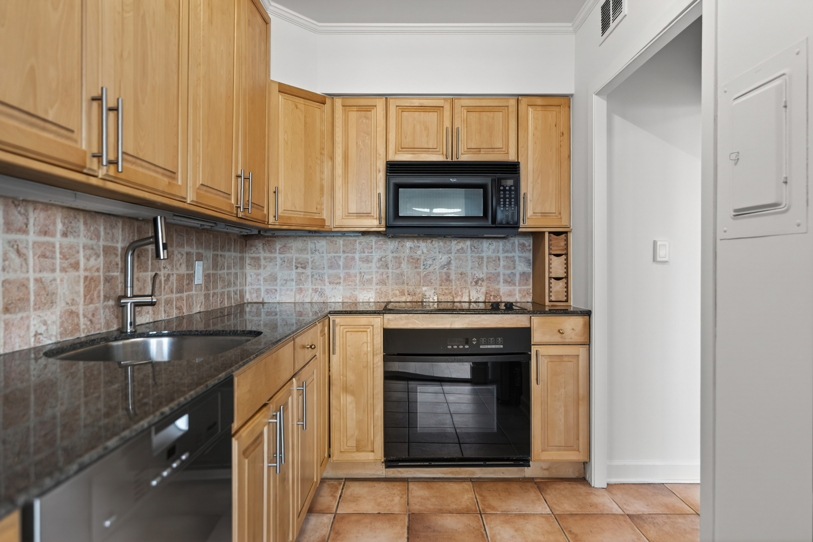1550 N Lake Shore Drive #25C, Chicago, IL 60610