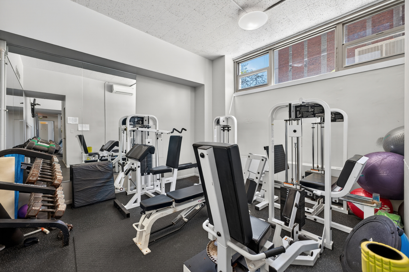 1550 N Lake Shore Drive #25C, Chicago, IL 60610
