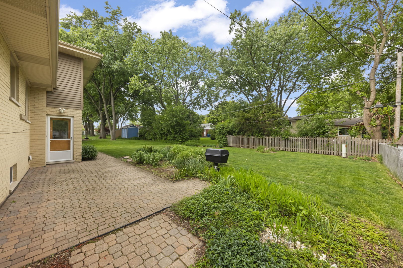 848 S Hillcrest Avenue, Elmhurst, IL 60126