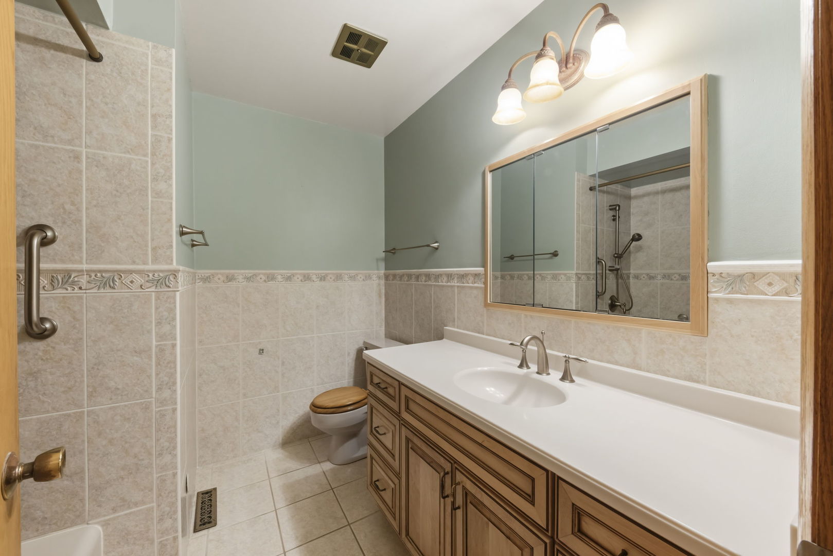 848 S Hillcrest Avenue, Elmhurst, IL 60126