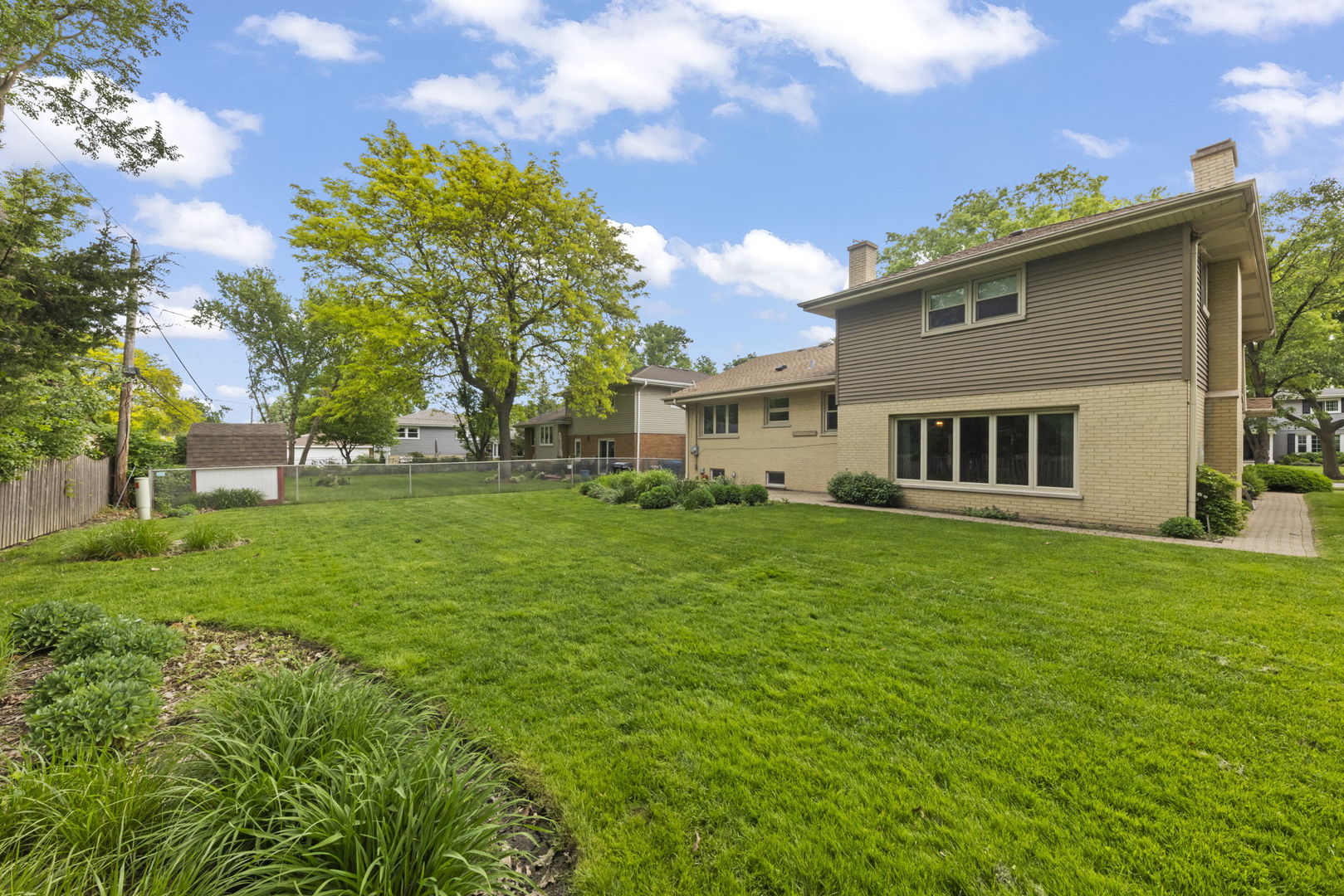848 S Hillcrest Avenue, Elmhurst, IL 60126