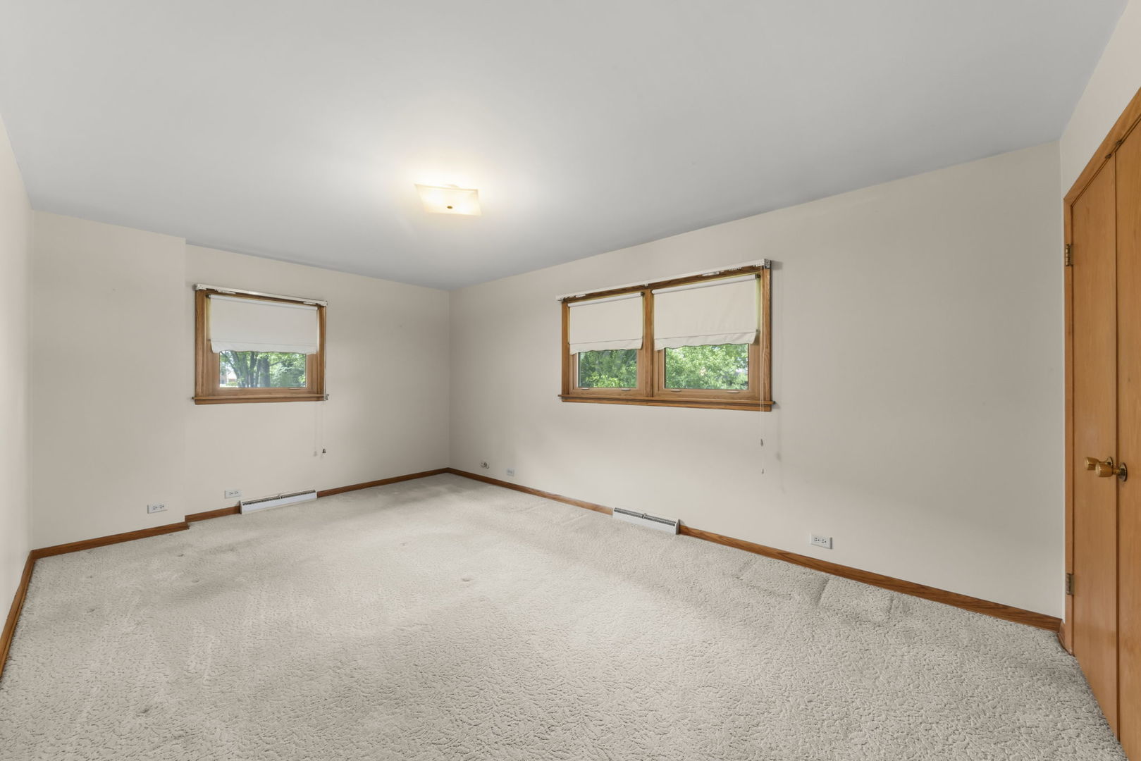 848 S Hillcrest Avenue, Elmhurst, IL 60126