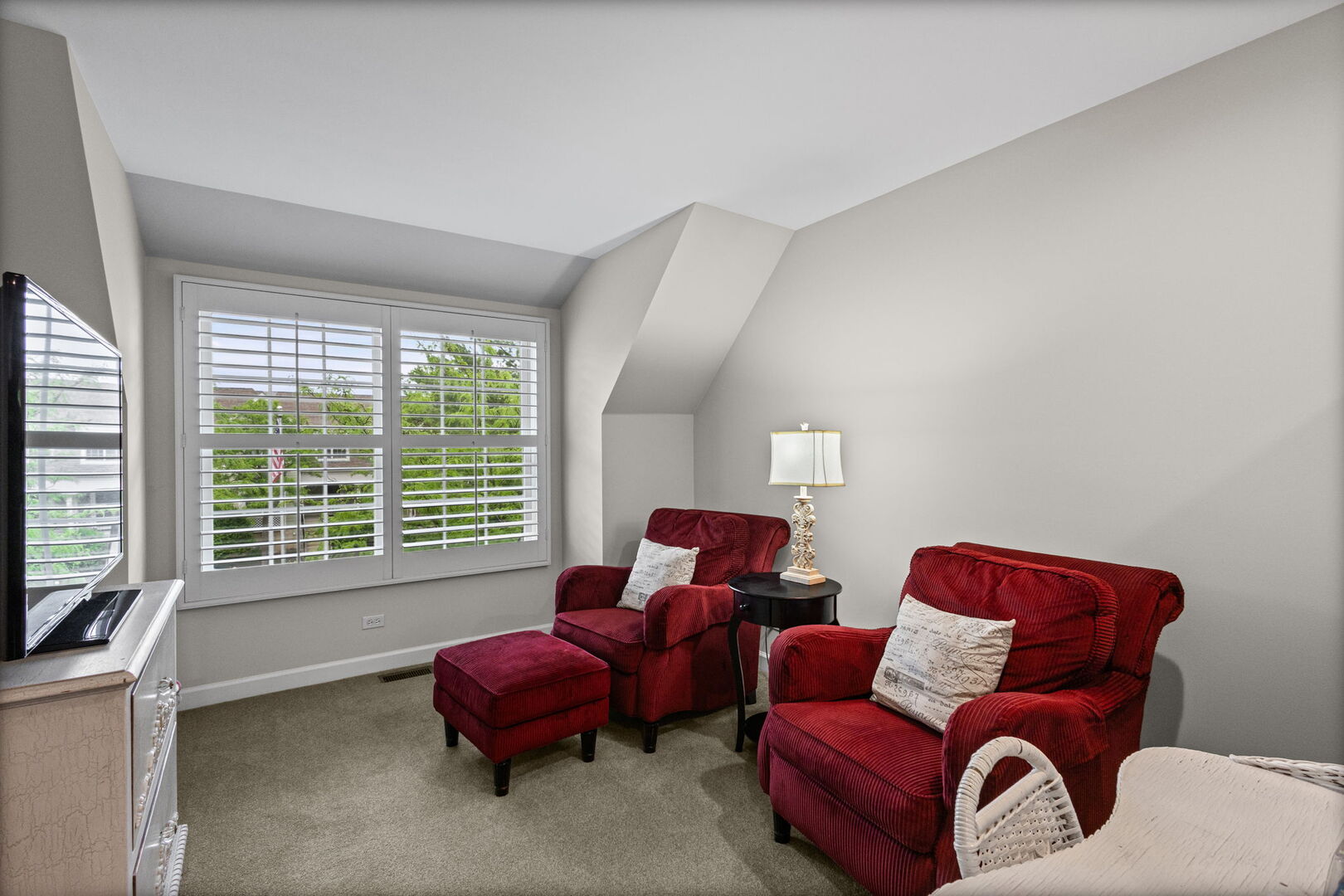1907 Lynn Circle, Libertyville, IL 60048