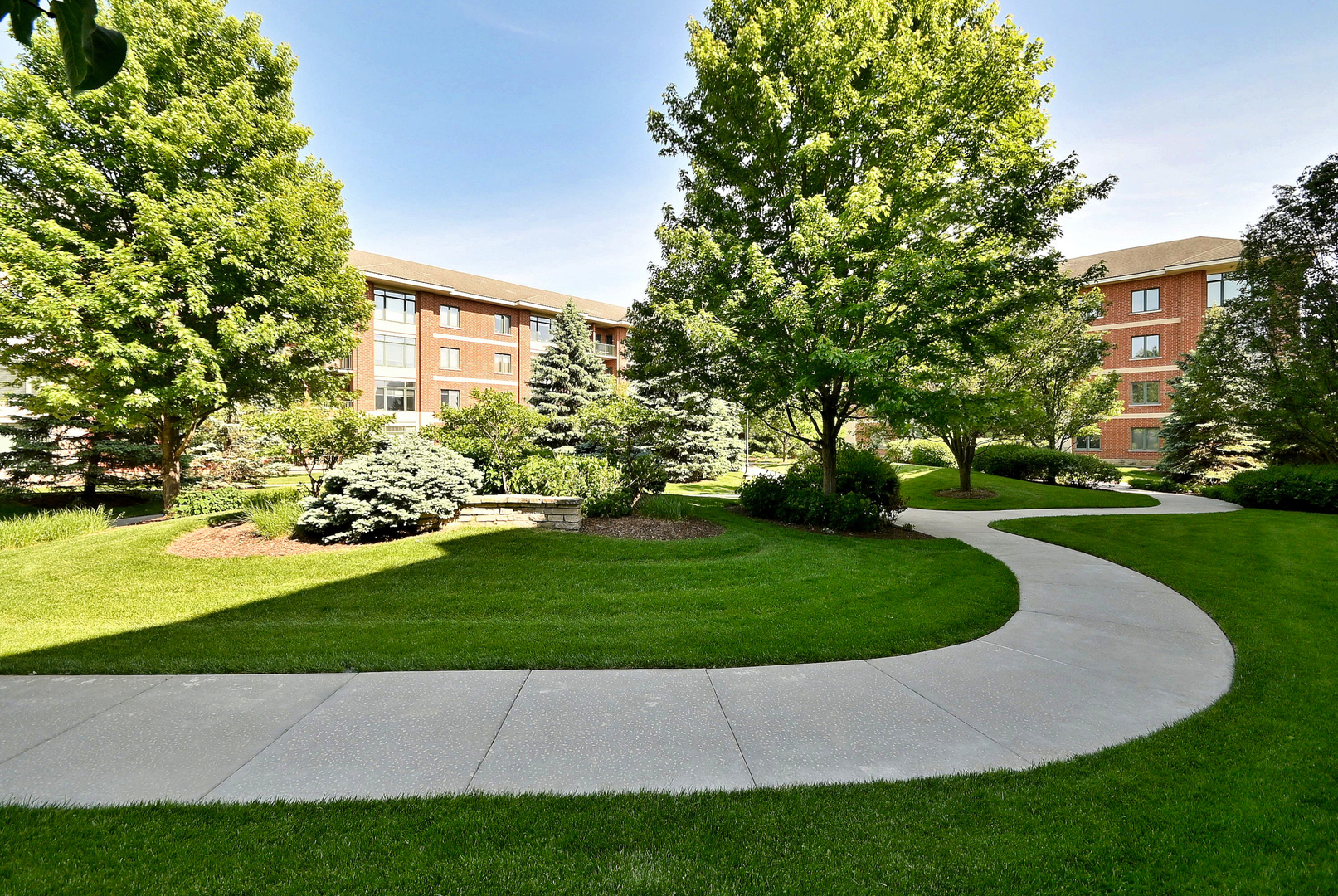 855 E 22nd Street #313, Lombard, IL 60148