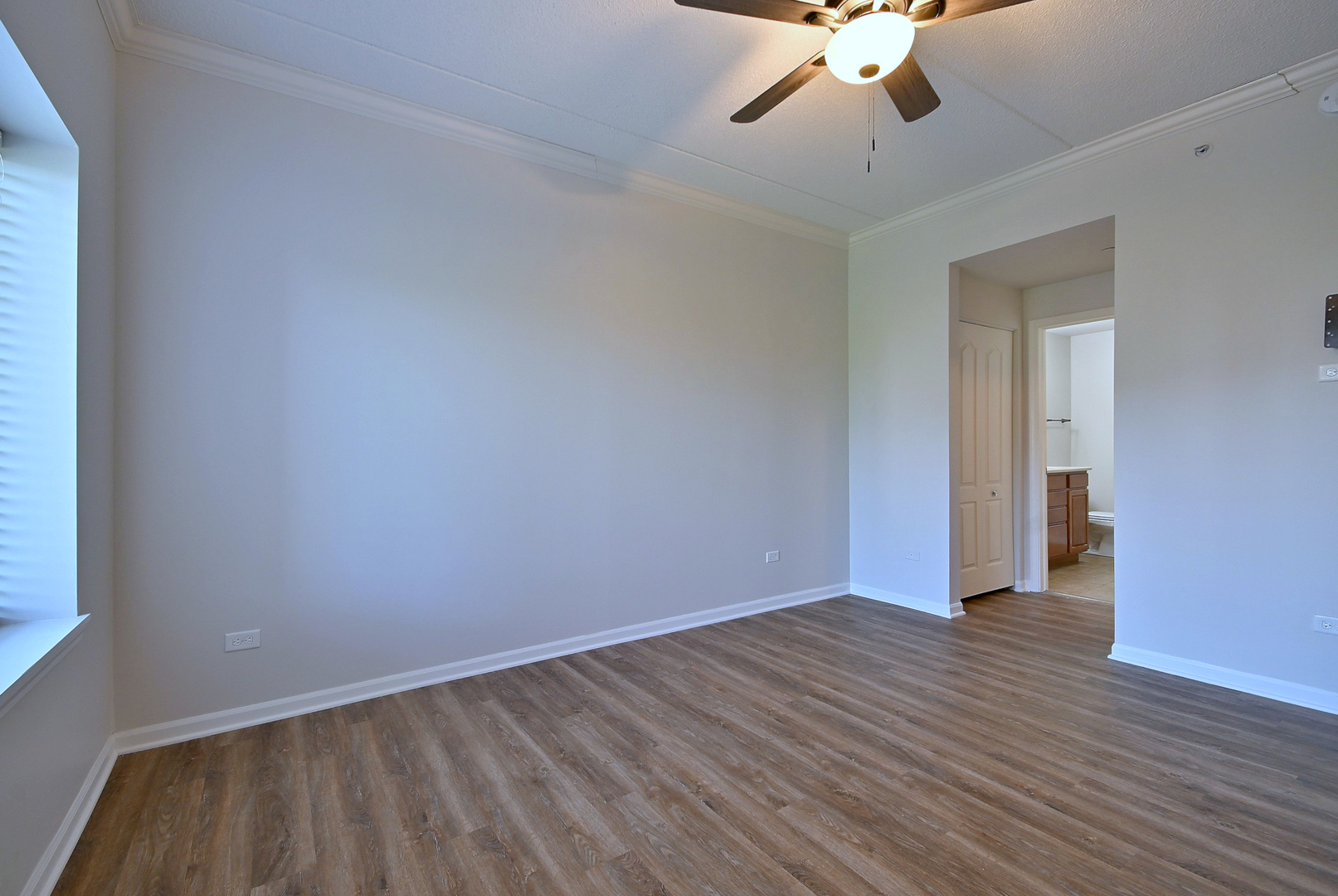 855 E 22nd Street #313, Lombard, IL 60148
