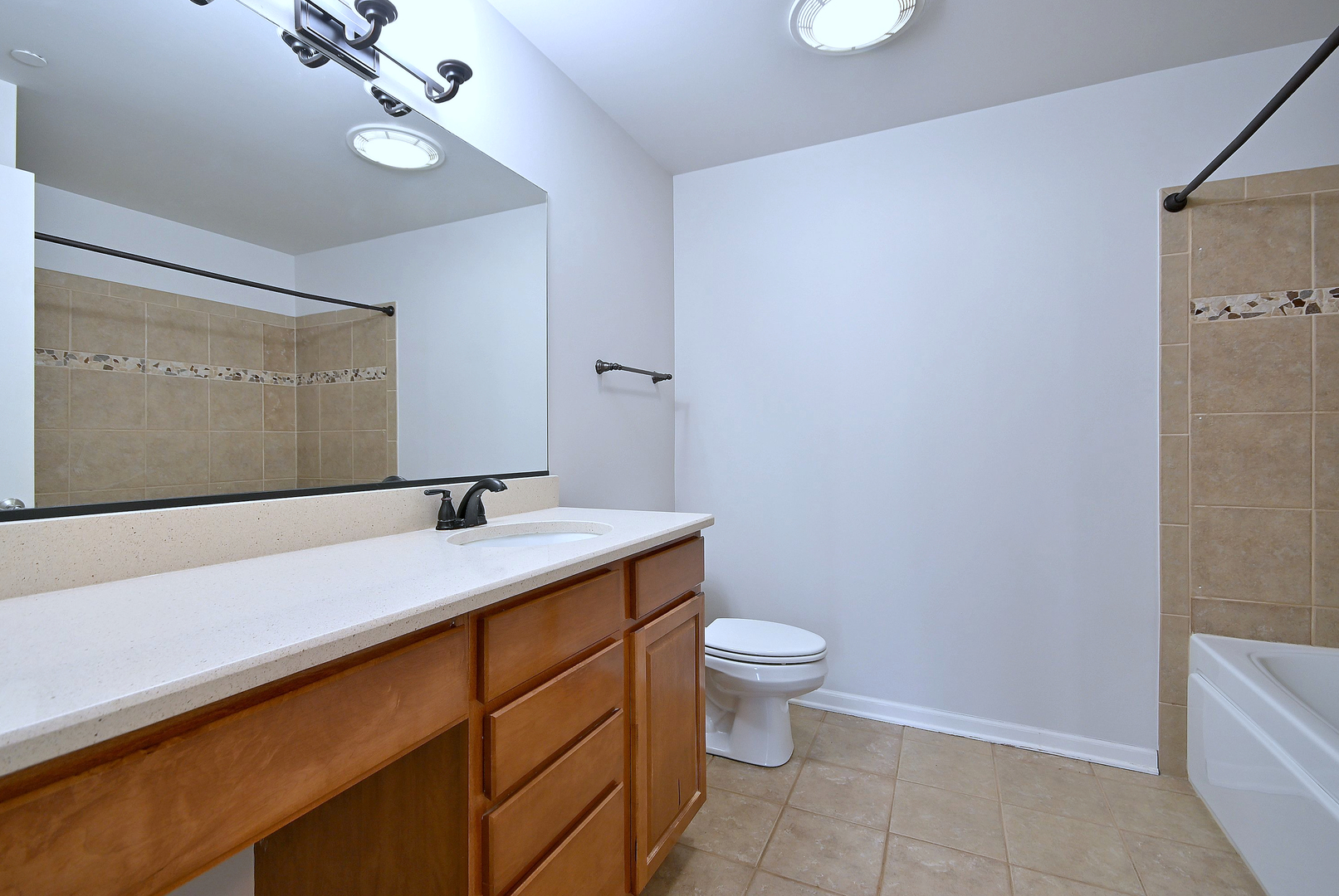 855 E 22nd Street #313, Lombard, IL 60148
