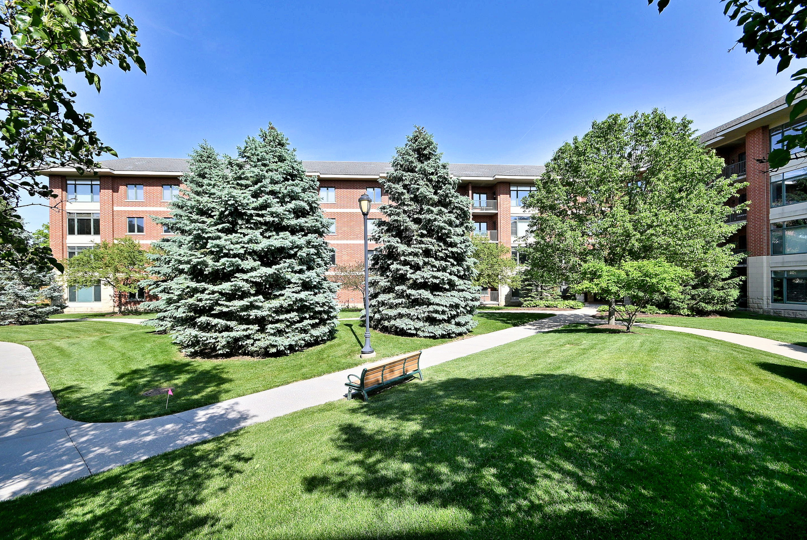 855 E 22nd Street #313, Lombard, IL 60148