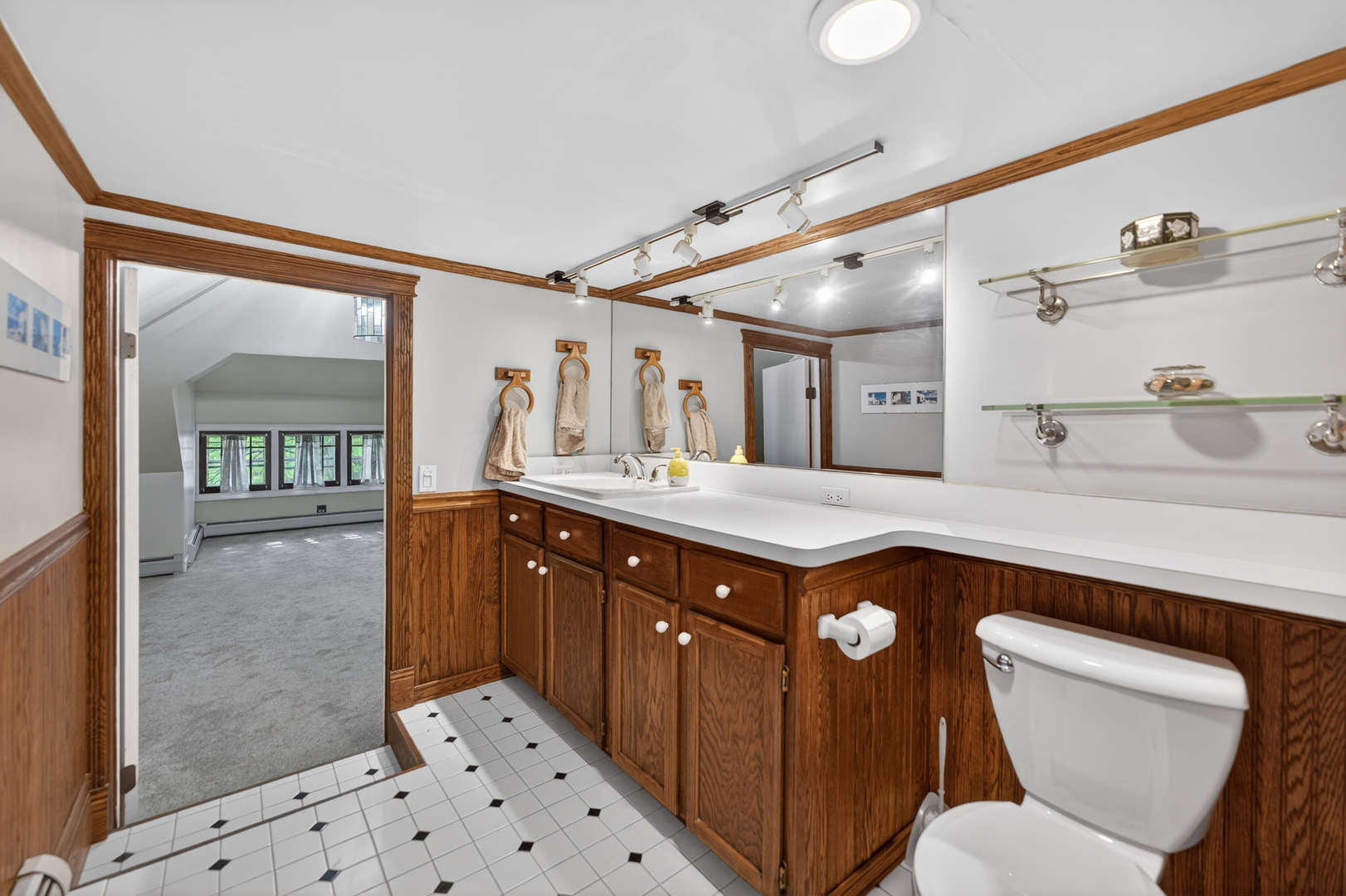 503 S Summit Avenue, Villa Park, IL 60181