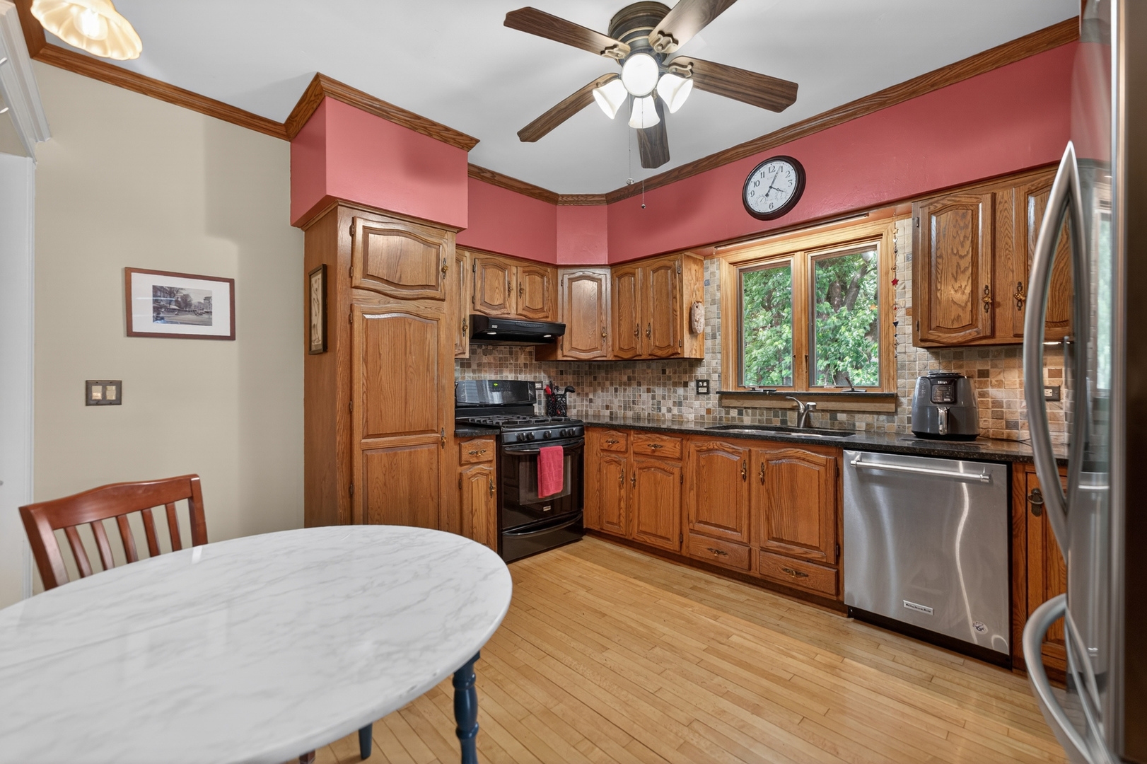 503 S Summit Avenue, Villa Park, IL 60181
