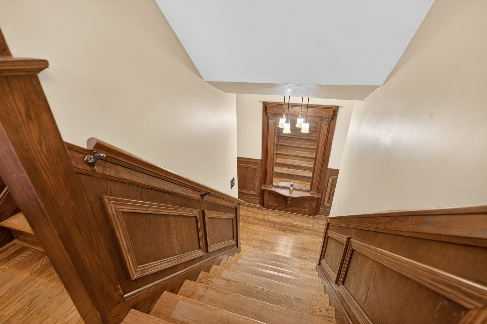503 S Summit Avenue, Villa Park, IL 60181
