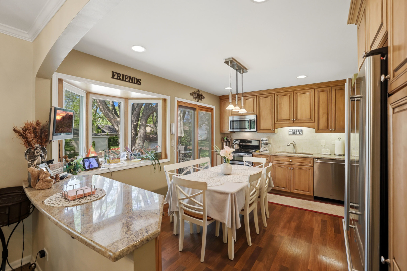 898 E Schirra Drive, Palatine, IL 60074