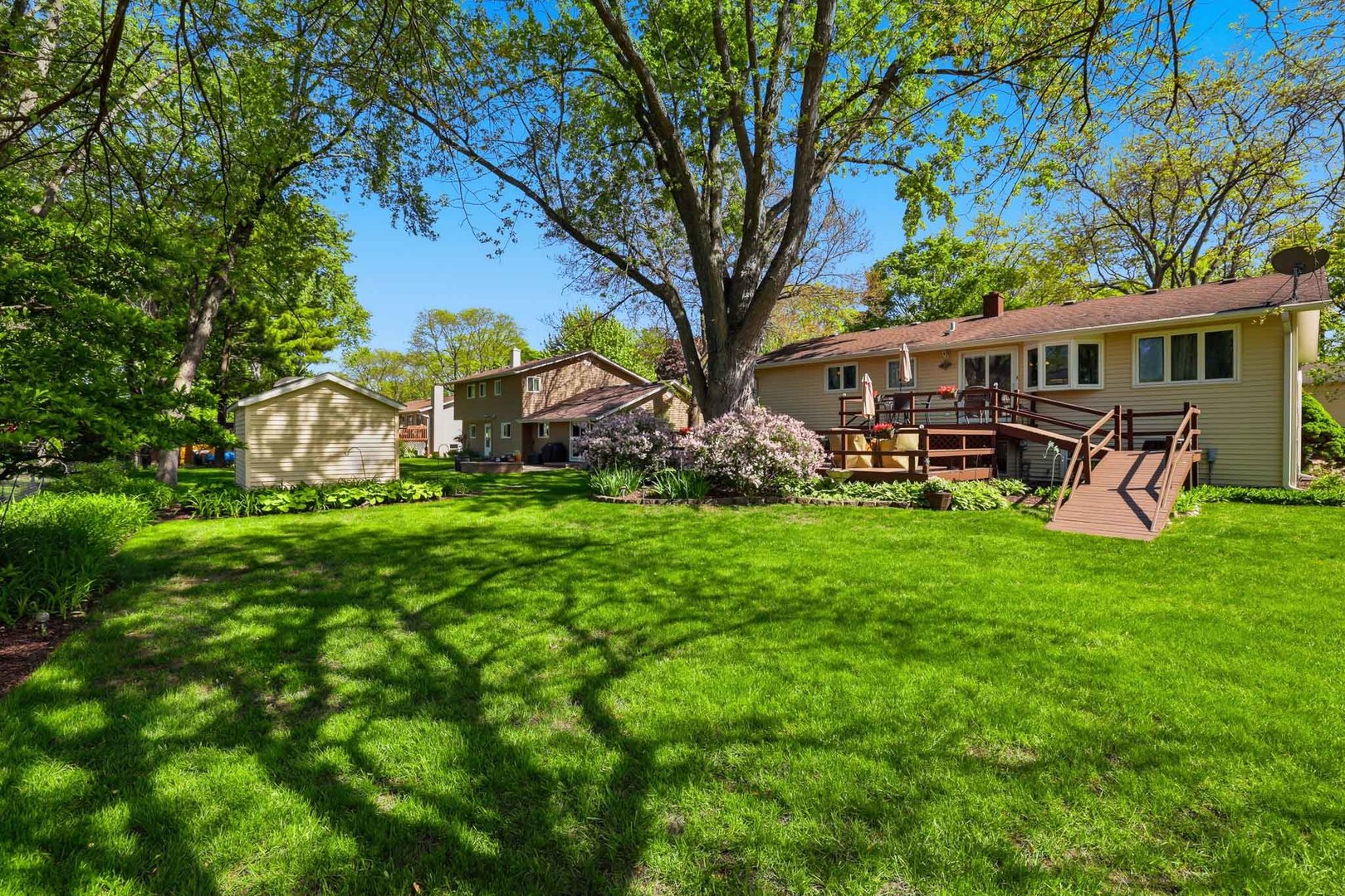 898 E Schirra Drive, Palatine, IL 60074