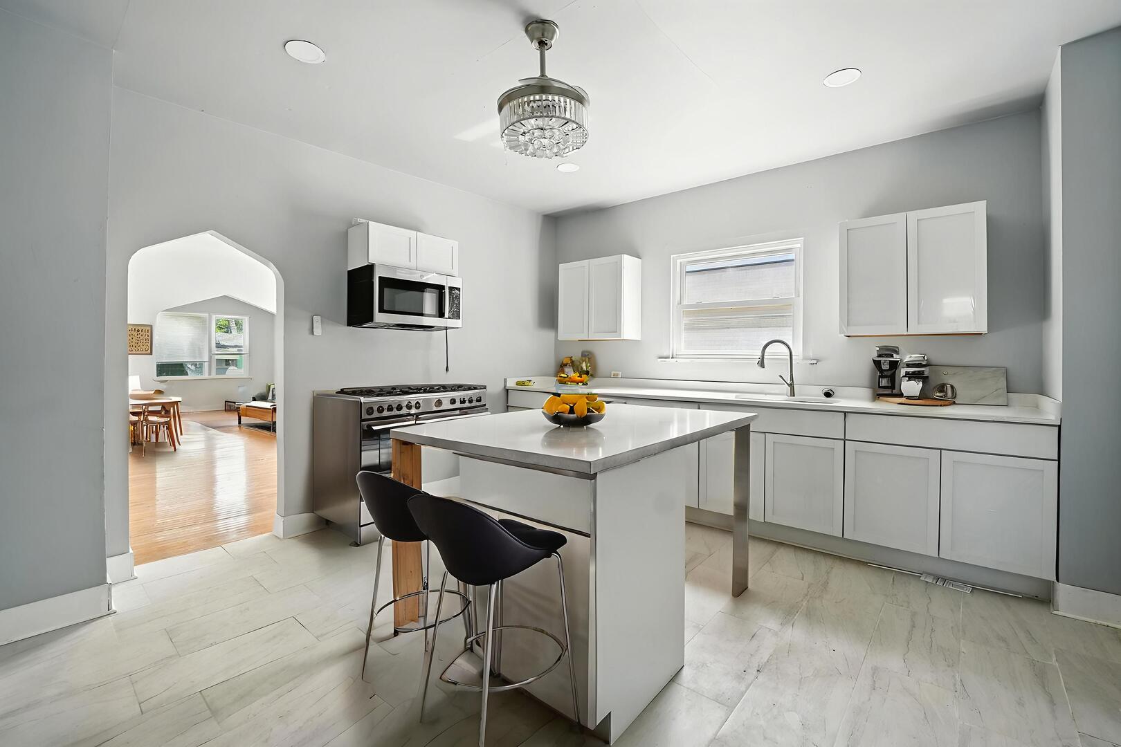 307 E 136th Place, Chicago, IL 60827