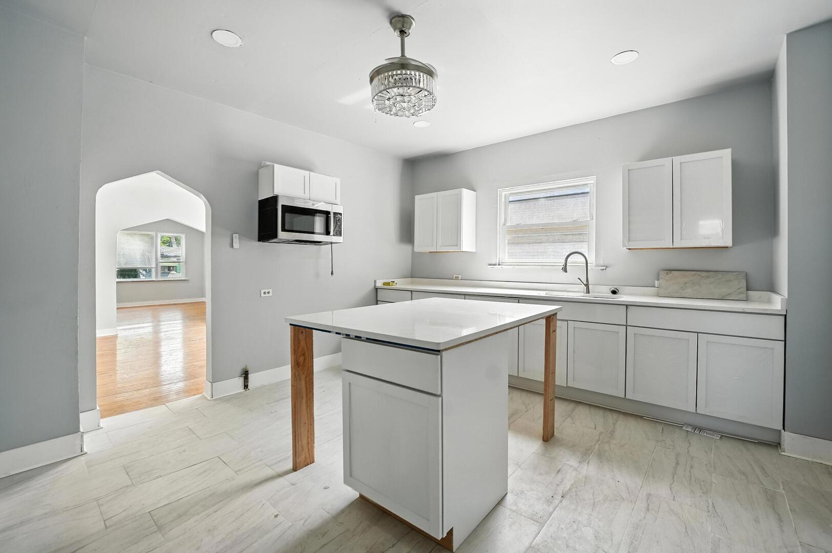 307 E 136th Place, Chicago, IL 60827