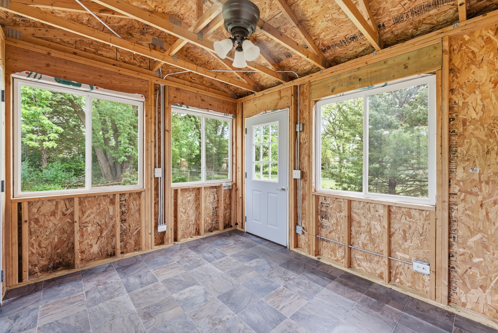 565 Eletson Drive, Crystal Lake, IL 60014