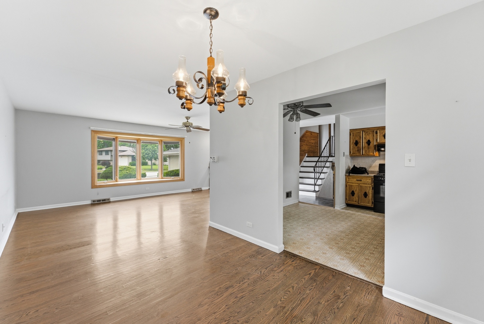 565 Eletson Drive, Crystal Lake, IL 60014