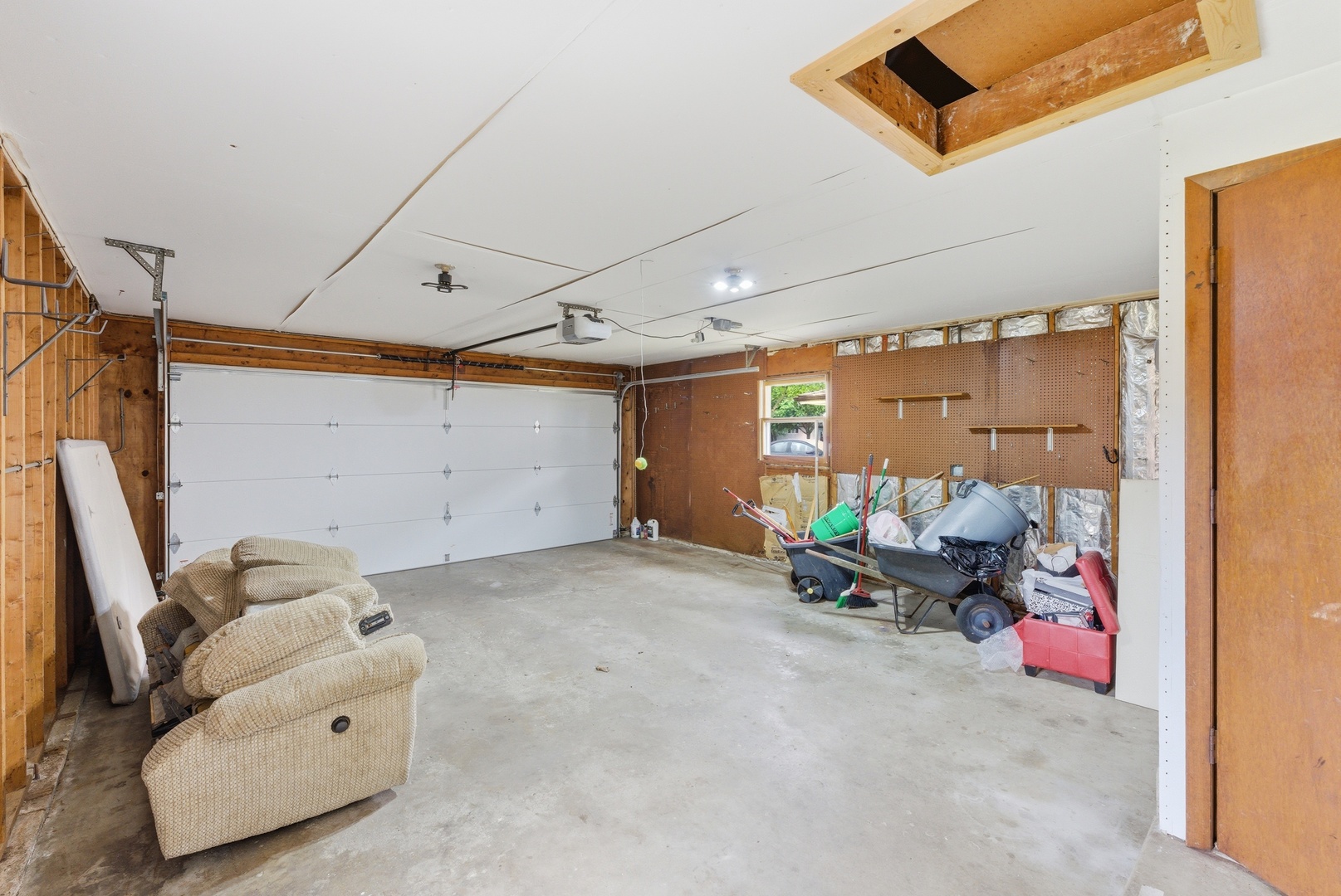 565 Eletson Drive, Crystal Lake, IL 60014