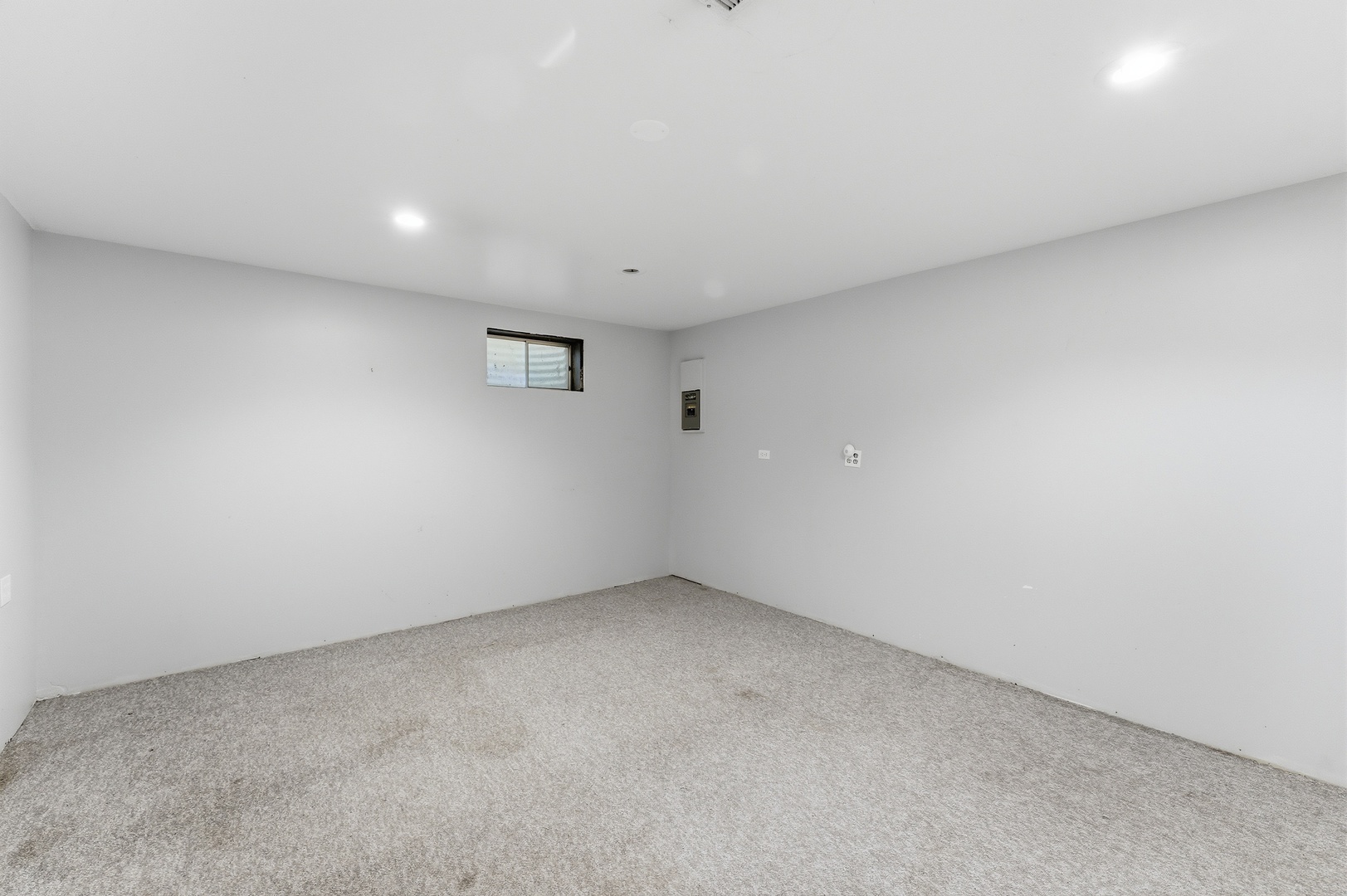 565 Eletson Drive, Crystal Lake, IL 60014