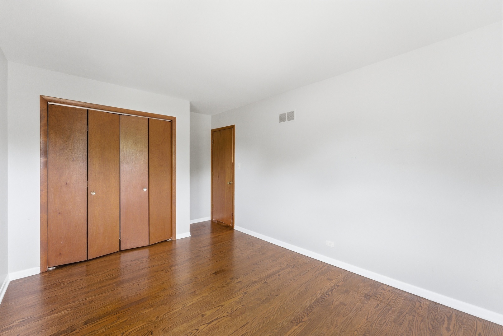 565 Eletson Drive, Crystal Lake, IL 60014