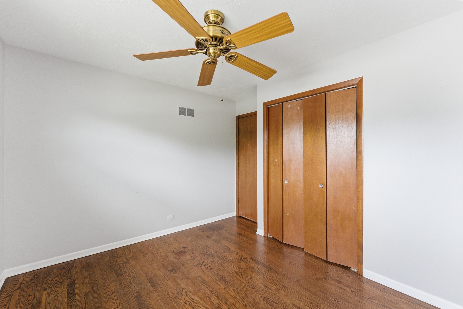 565 Eletson Drive, Crystal Lake, IL 60014