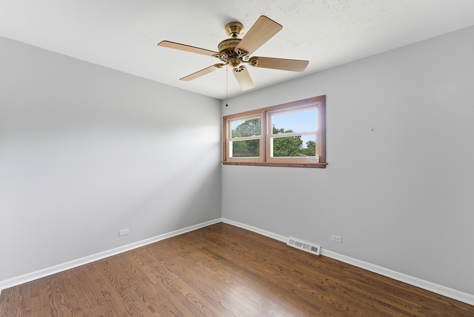 565 Eletson Drive, Crystal Lake, IL 60014