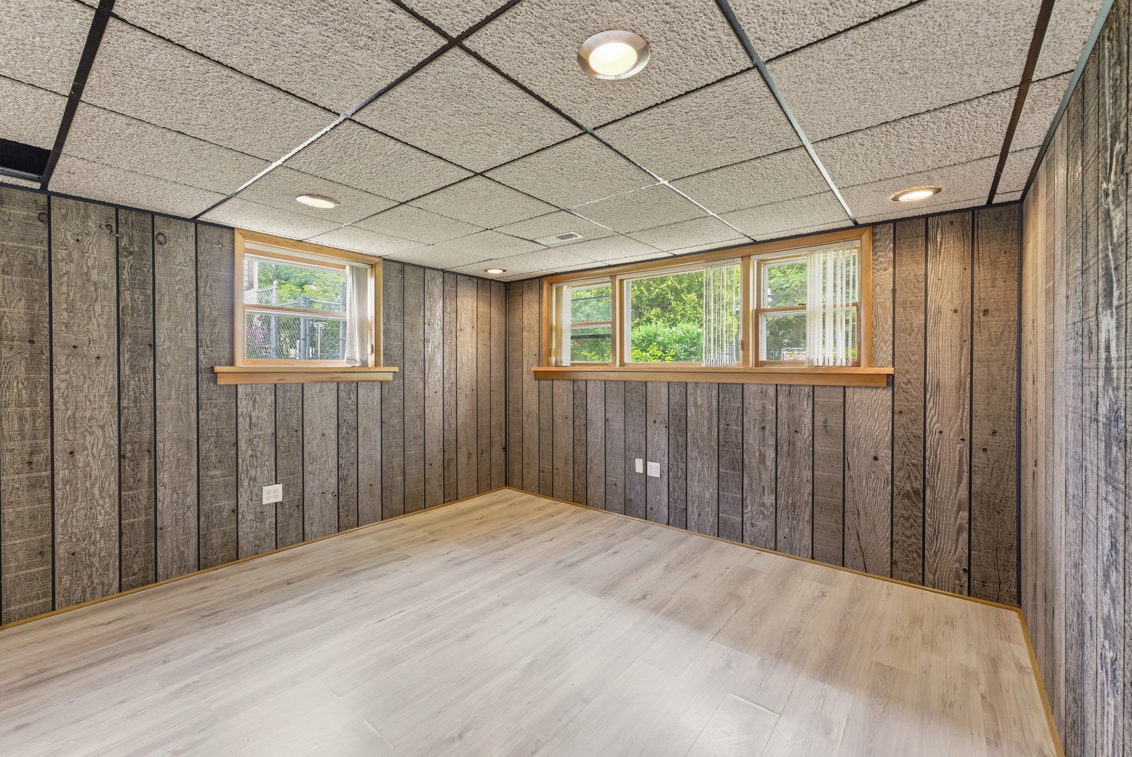 565 Eletson Drive, Crystal Lake, IL 60014