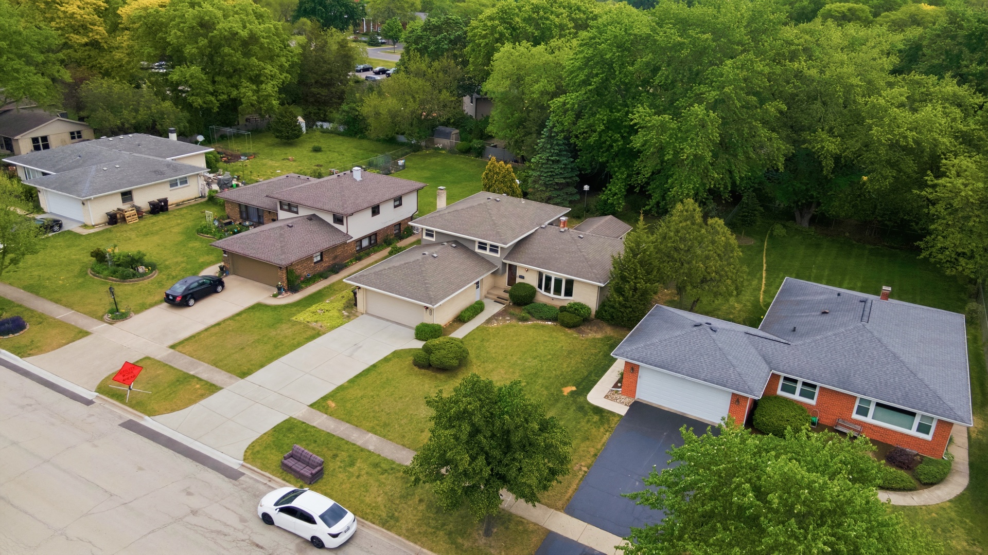 565 Eletson Drive, Crystal Lake, IL 60014