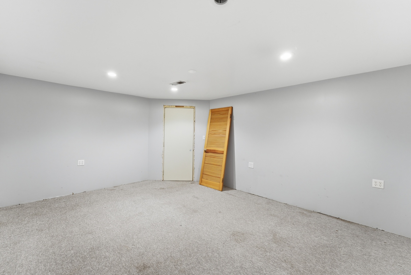 565 Eletson Drive, Crystal Lake, IL 60014