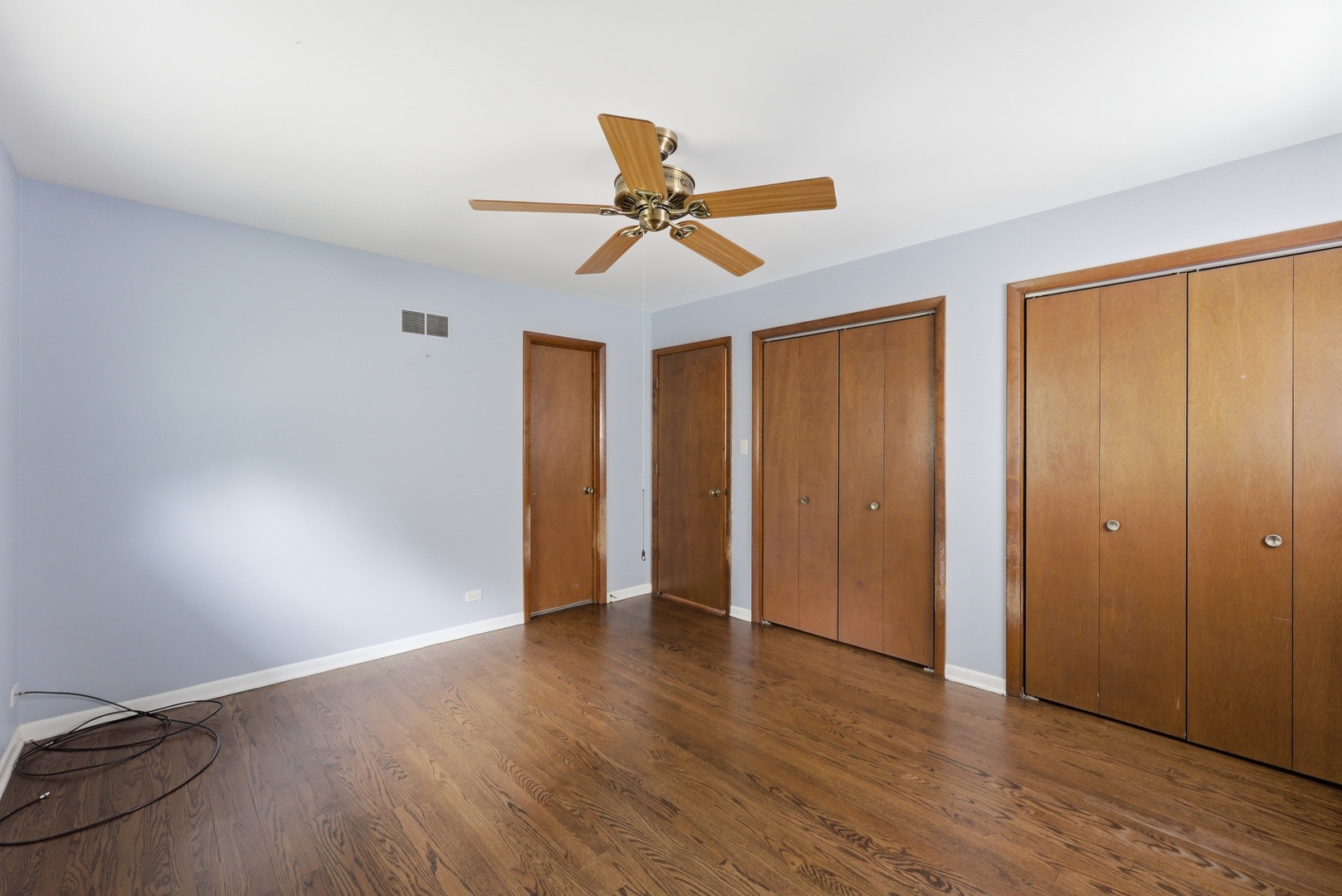 565 Eletson Drive, Crystal Lake, IL 60014