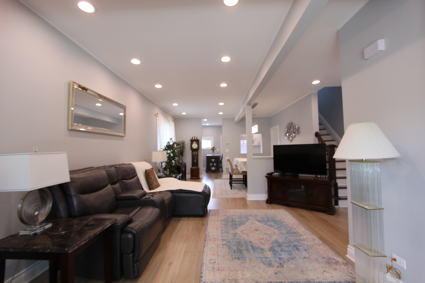 4719 W Warwick Avenue, Chicago, IL 60641