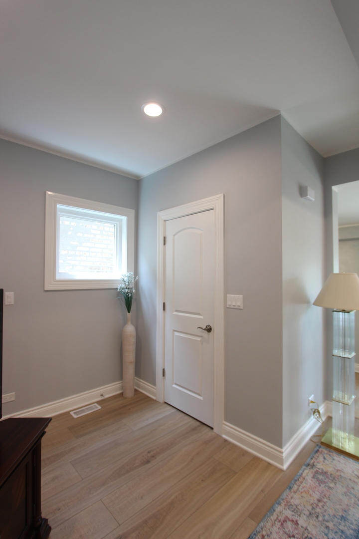 4719 W Warwick Avenue, Chicago, IL 60641