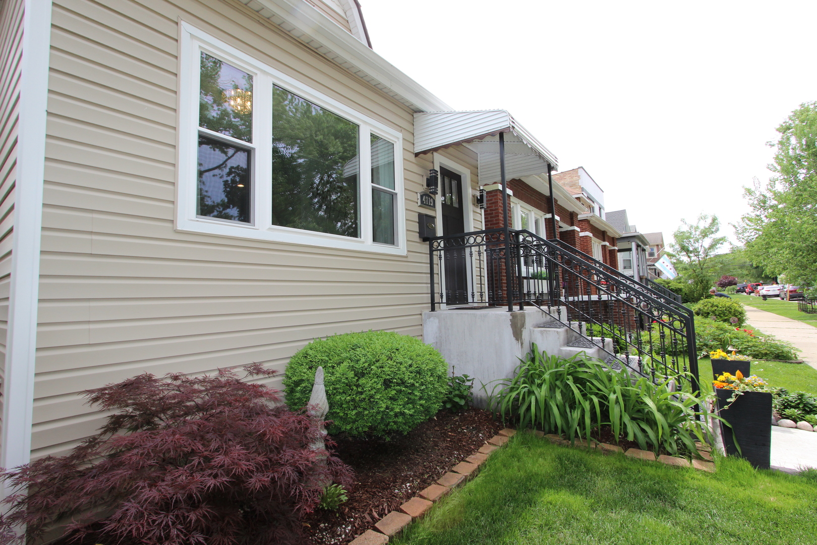 4719 W Warwick Avenue, Chicago, IL 60641