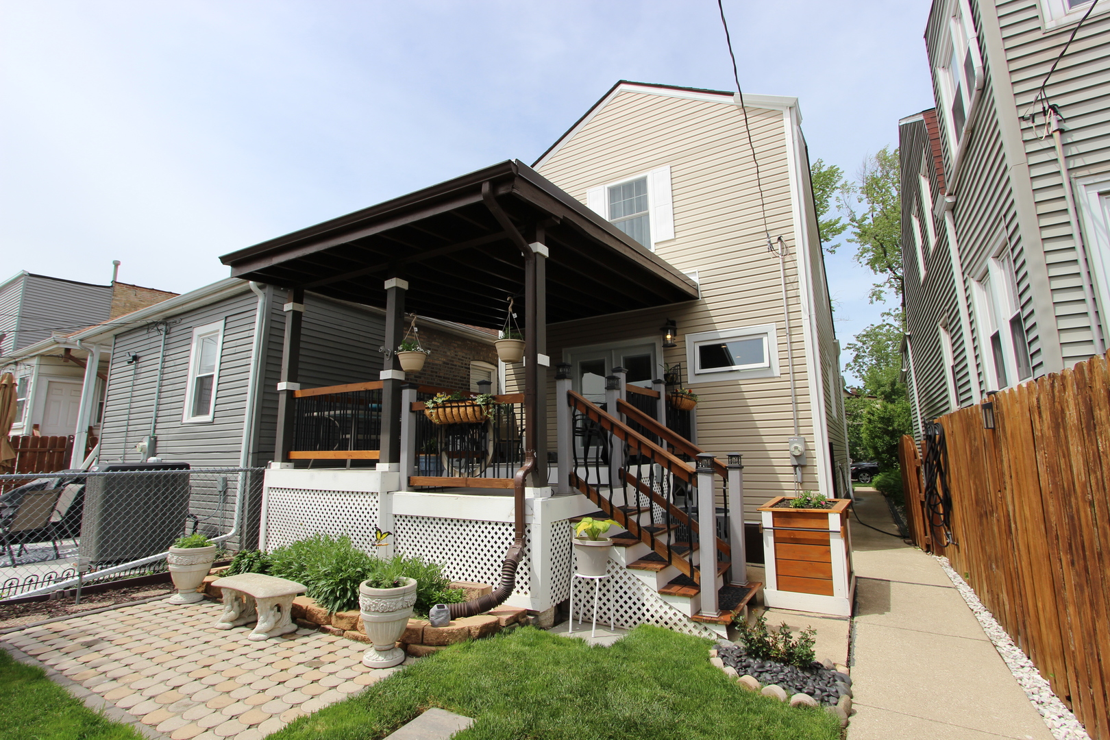 4719 W Warwick Avenue, Chicago, IL 60641
