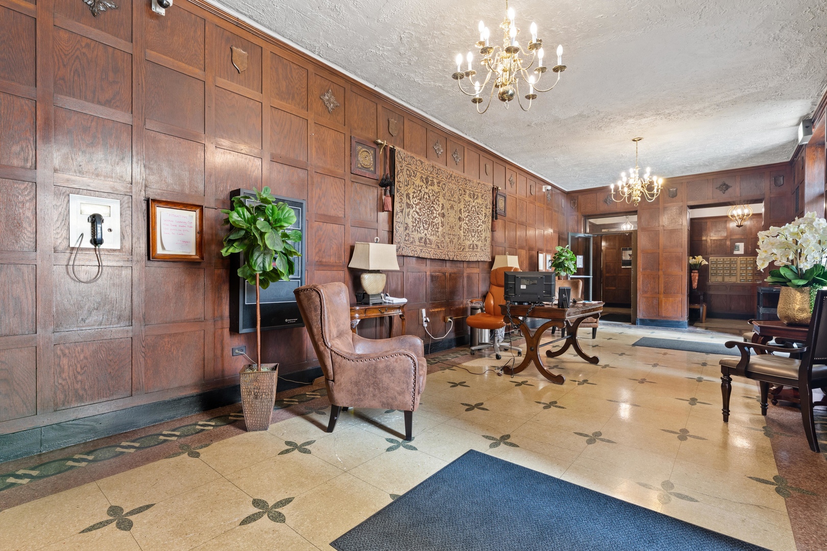 6700 S Crandon Avenue #6C, Chicago, IL 60649