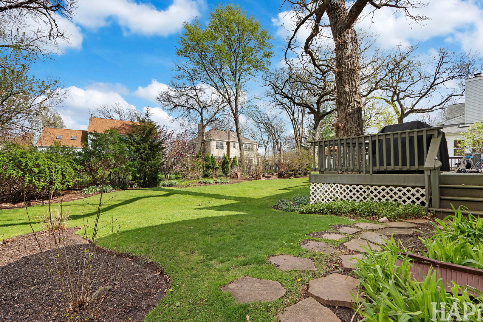 1121 Williamsburg Circle, Grayslake, IL 60030